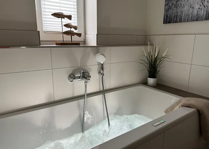 Diemelblick 14 Mit Seeblick Und Sauna Am Fuer Bis Zu 6 Gaeste بيت للعطل Diemelsee