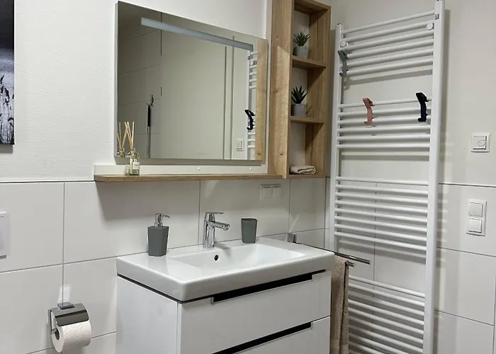 Diemelblick 14 Mit Seeblick Und Sauna Am Fuer Bis Zu 6 Gaeste بيت للعطل